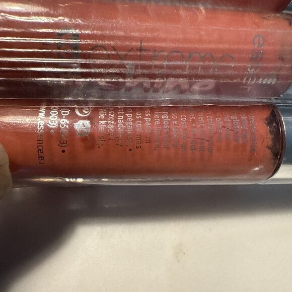 Lot Of 3 Essence Extreme Shine Volume Lipgloss 06 Candy Shop New - Picture 4 of 4